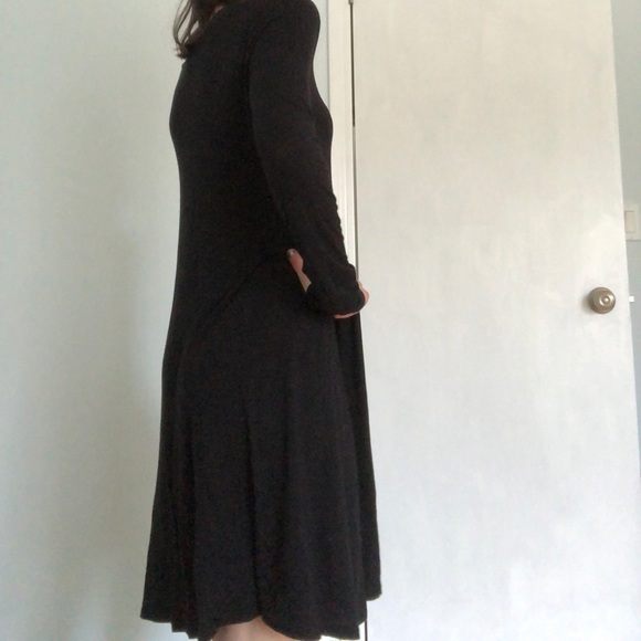 Black swing dress - Picture 3 of 3